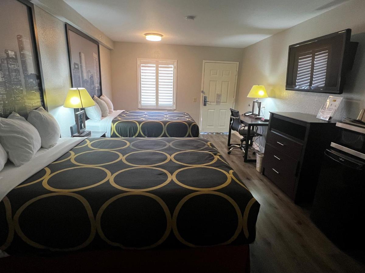 Hotel Super 8 By Wyndham Mont Belvieu - Baytown East Exterior foto